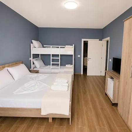Konukevi Petro Sea 3*